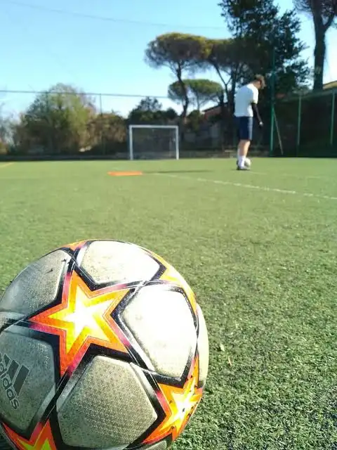 FOOTBALL 8v8